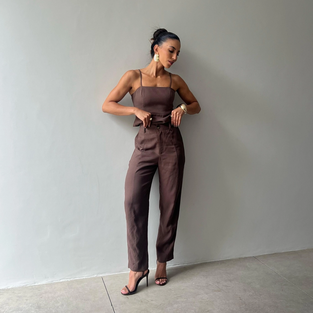 Calça Cenoura Hellena - Marrom