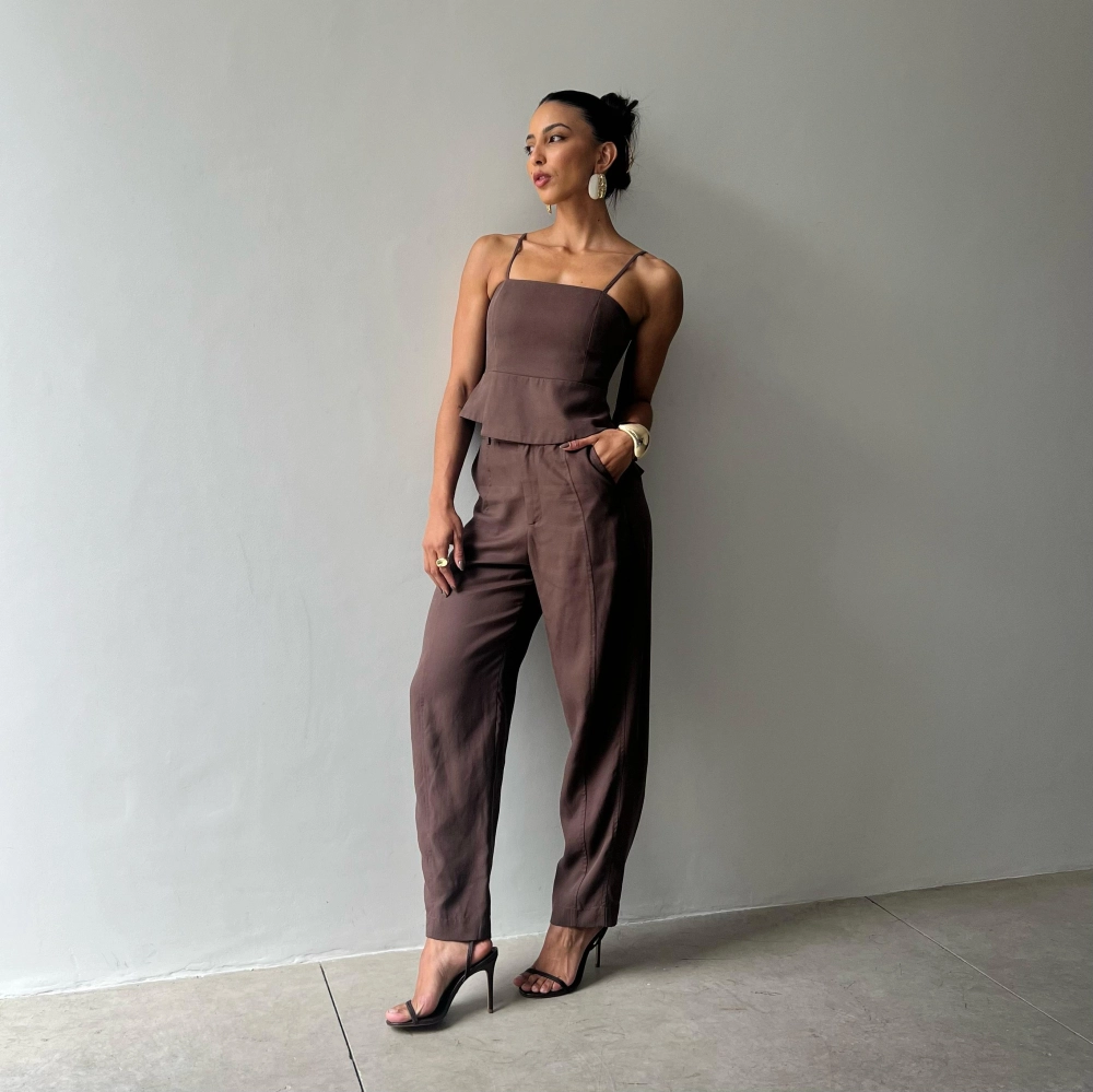 Calça Cenoura Hellena - Marrom